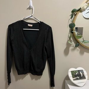 Fitted grey button-up cardigan